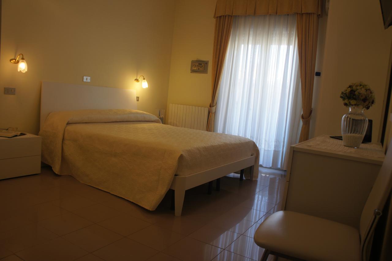 Hotel Solaris Giulianova Exteriér fotografie