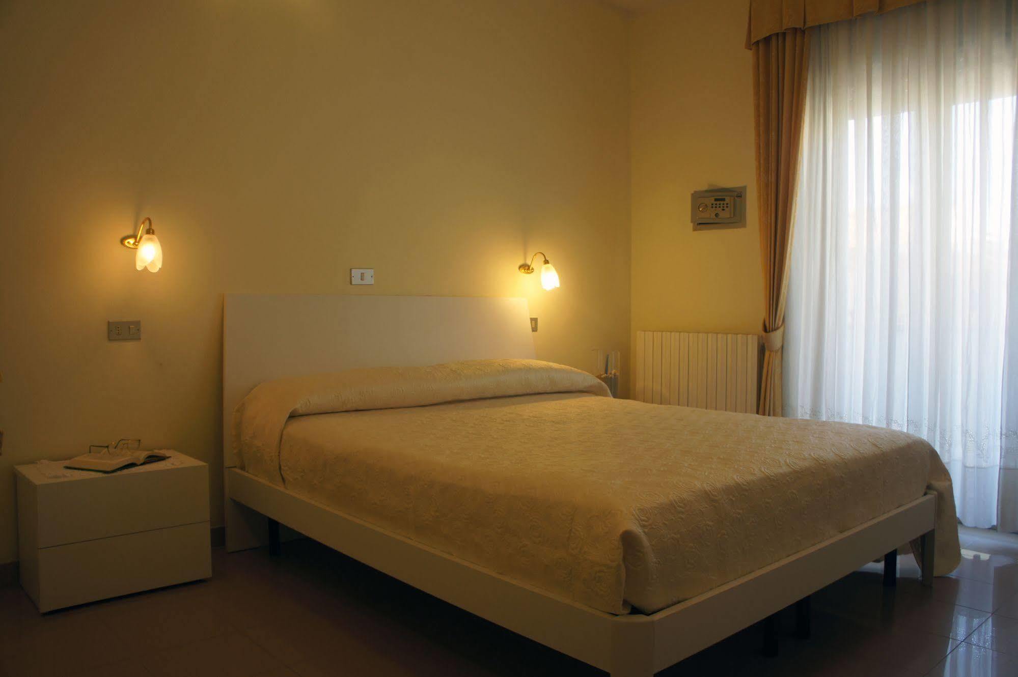 Hotel Solaris Giulianova Exteriér fotografie